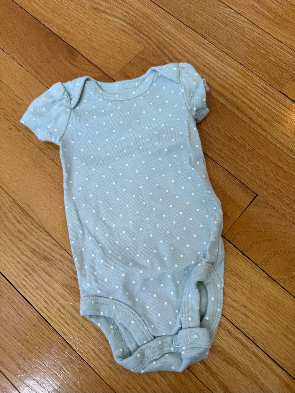 Carter's Pastel Bodysuits. Newborn, set of 5.
